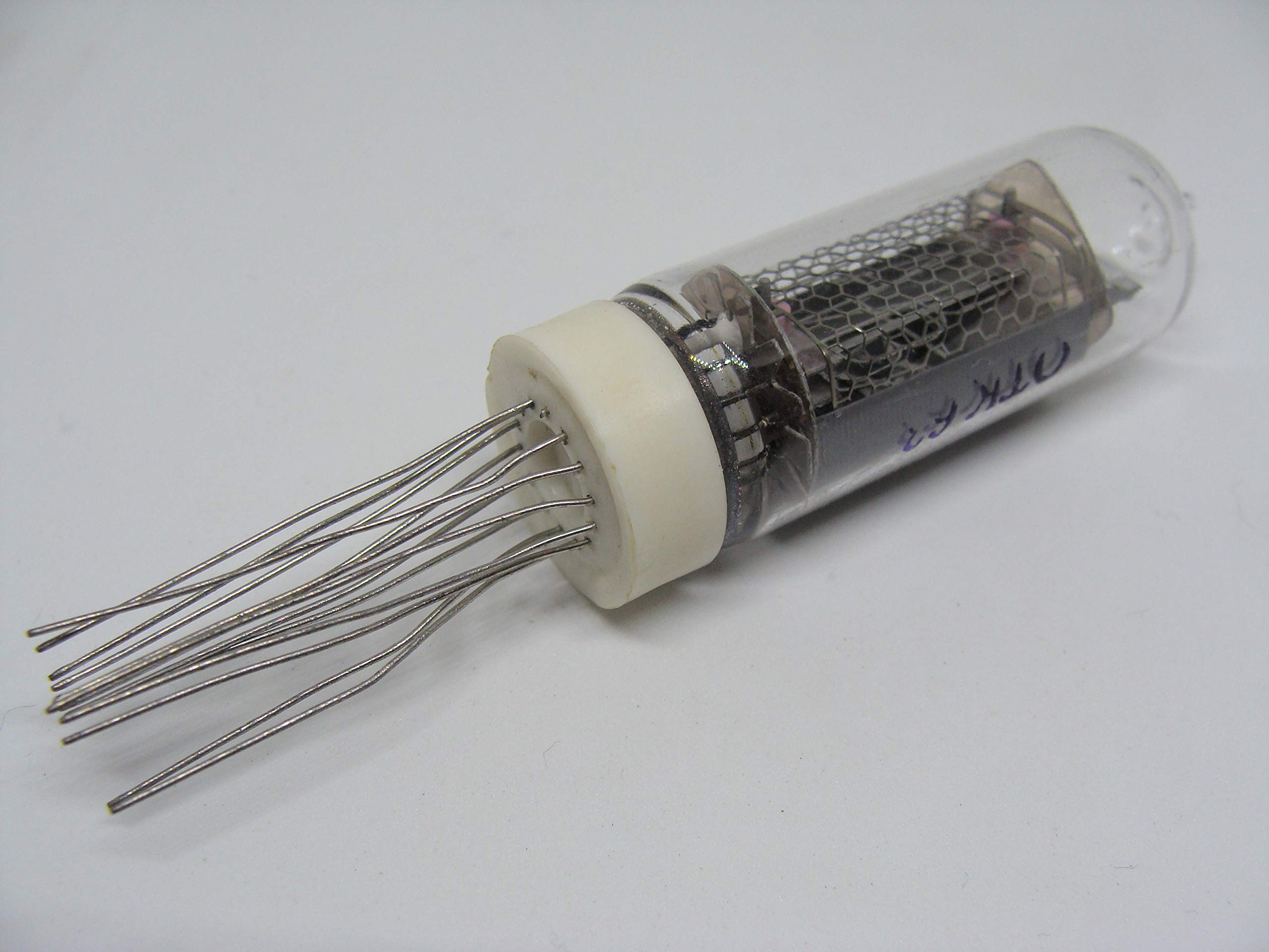 Amazon.co.jp: ロシア製ニキシー管 IN-19B (S,F,H,V,T,A,Hz,Ω) 単位